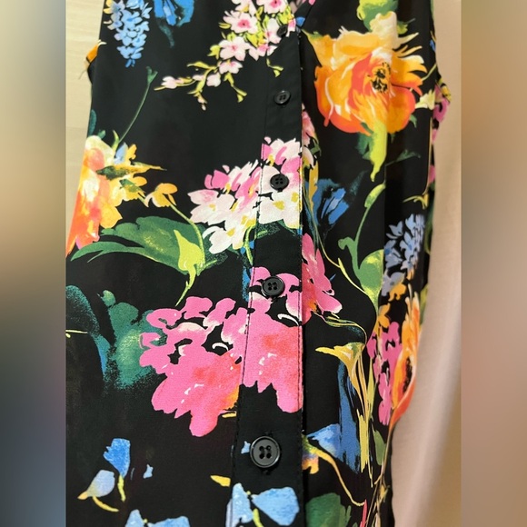 ⚫️ BOGO Black Flowy Long Top with Multicolor Floral Design Size Medium - Picture 3 of 9